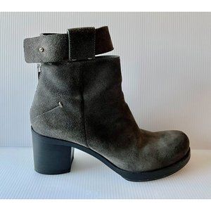 Costume National Gray Suede High Heel Ankle Booties w/ Cuff, Sz 8 (US) 38 (EU)